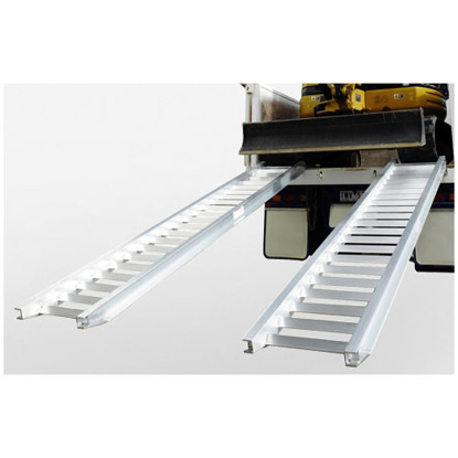 multi-purpose-truck-loading-ramps-for-track-or-pneumatic-tyres